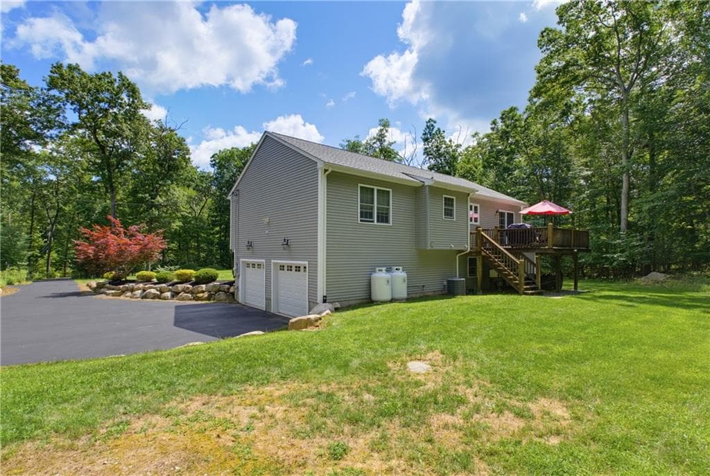 102 Bramble Bush Road photo 6