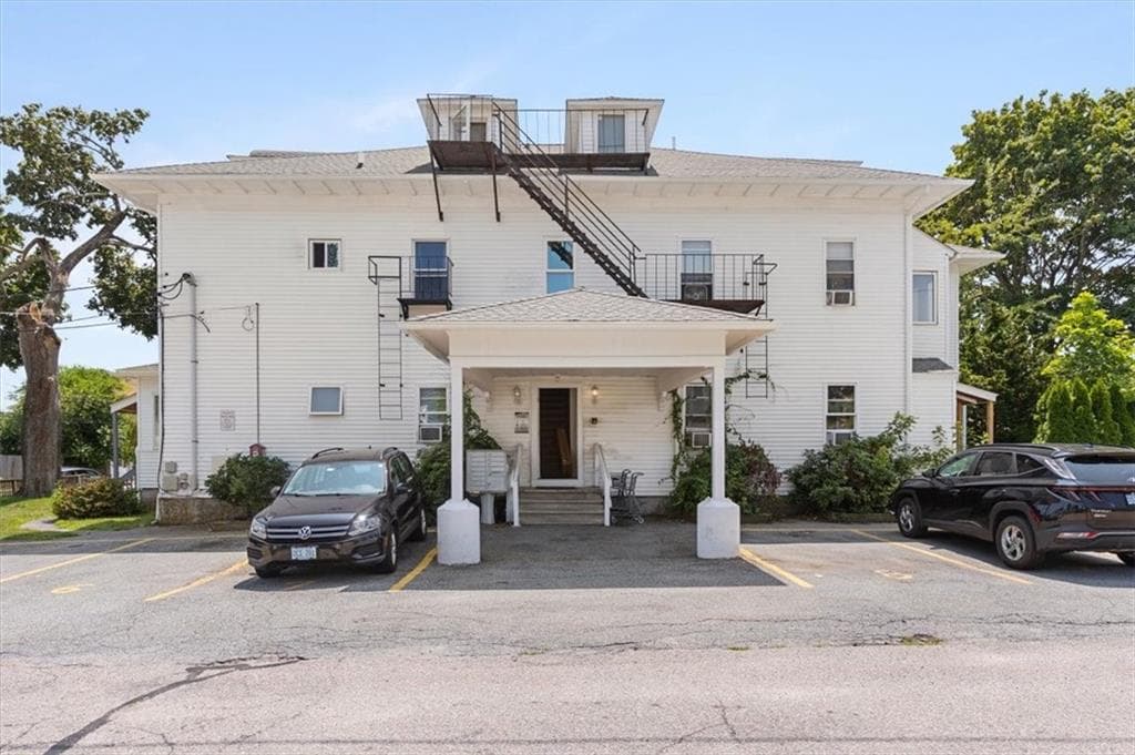 82 Pond Street photo 6