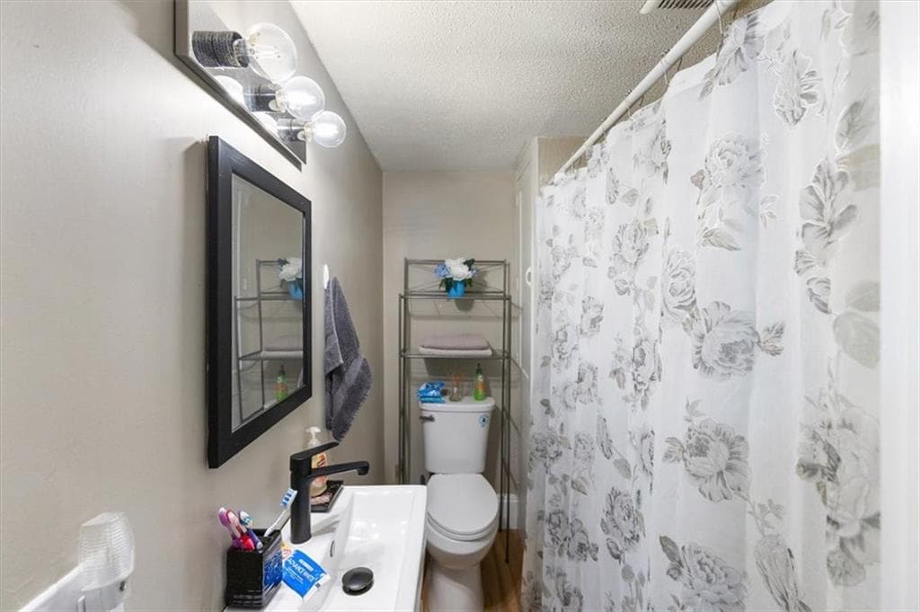 82 Pond Street photo 24