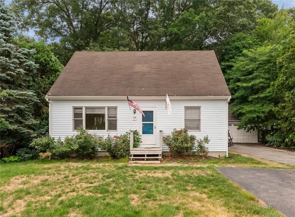 11 Pawtucket Avenue