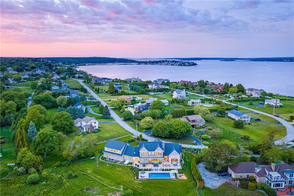 71 Cliff Drive photo 3