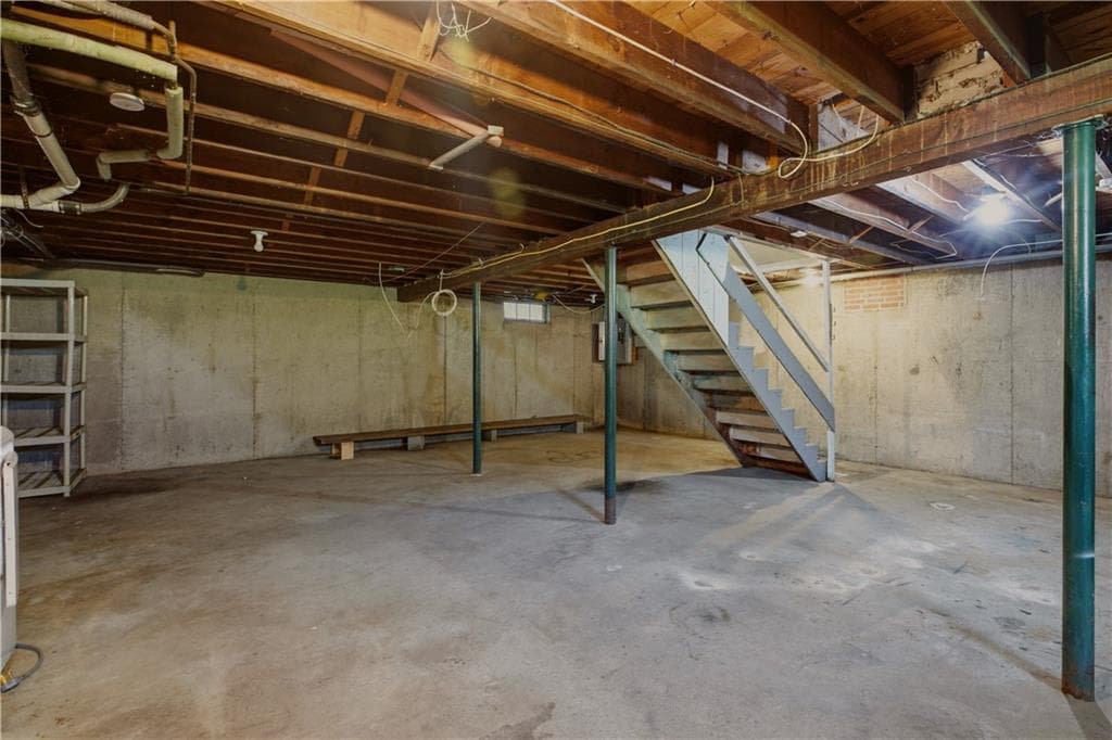 Single Family Residence at 26 West Lawn Avenue, Pawtucket, photo 23 of 26