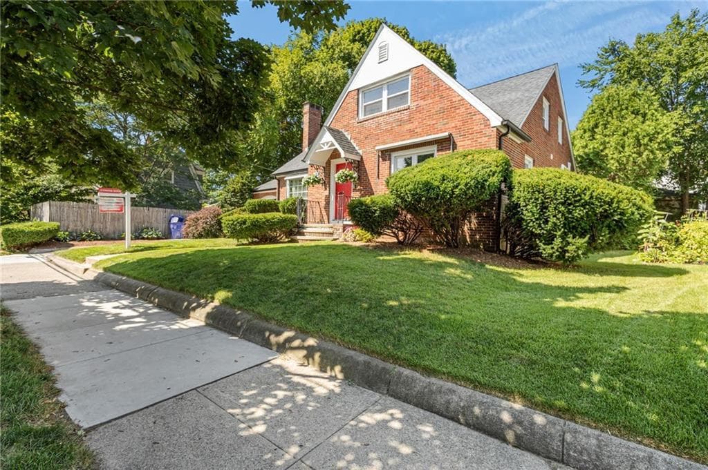 254 Mount Pleasant Avenue photo 2