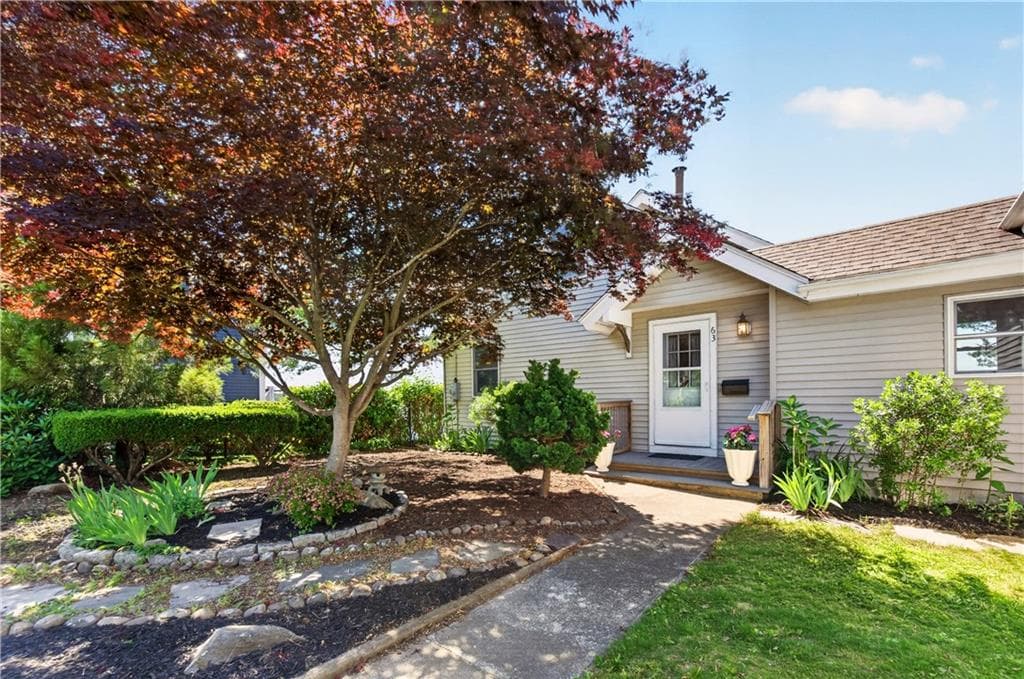 63 Teed Avenue photo 2