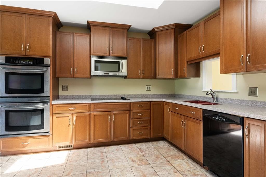 278 Green End Avenue photo 6