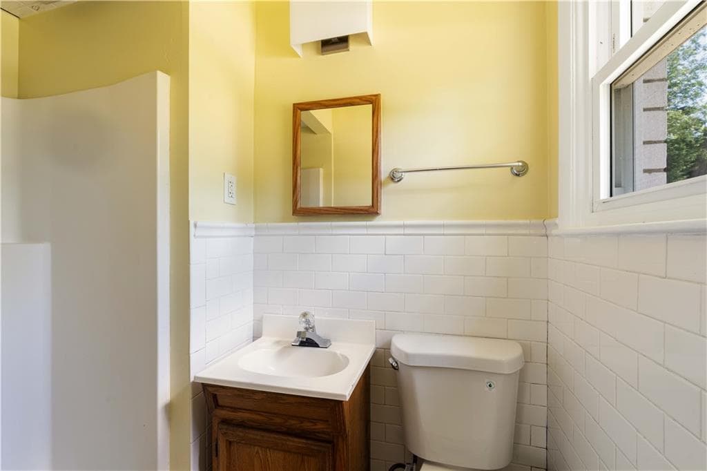 278 Green End Avenue photo 17