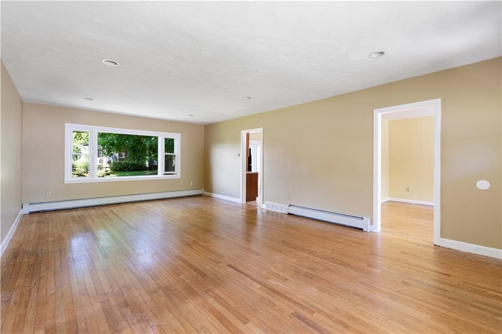 278 Green End Avenue photo 5