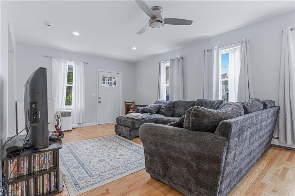 Single Family Residence at 224 Francis Avenue, North Providence, photo 2 of 14