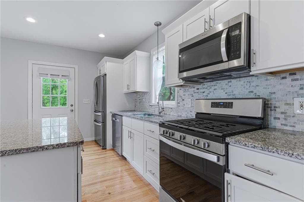 Single Family Residence at 224 Francis Avenue, North Providence, photo 3 of 14