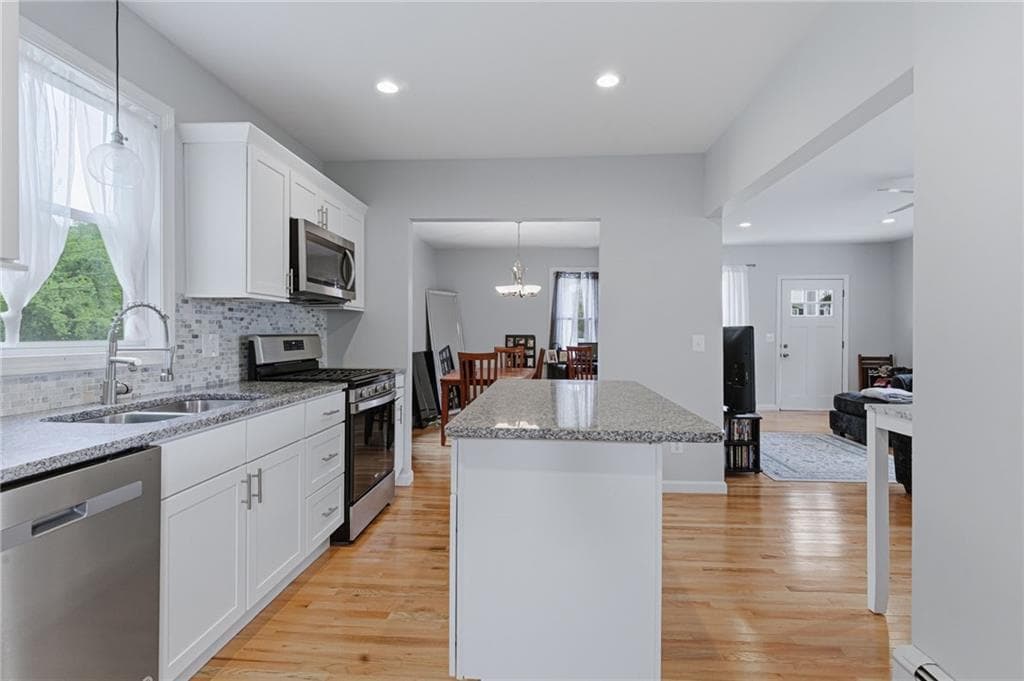 Single Family Residence at 224 Francis Avenue, North Providence, photo 5 of 14