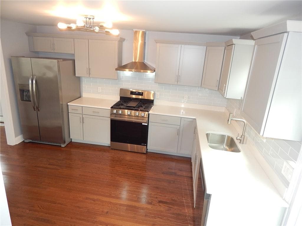 52 Hillwood Street photo 10