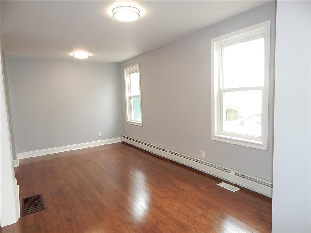 52 Hillwood Street photo 15