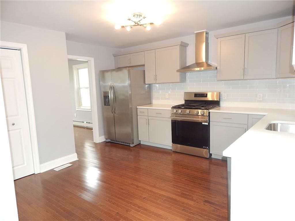 52 Hillwood Street photo 11