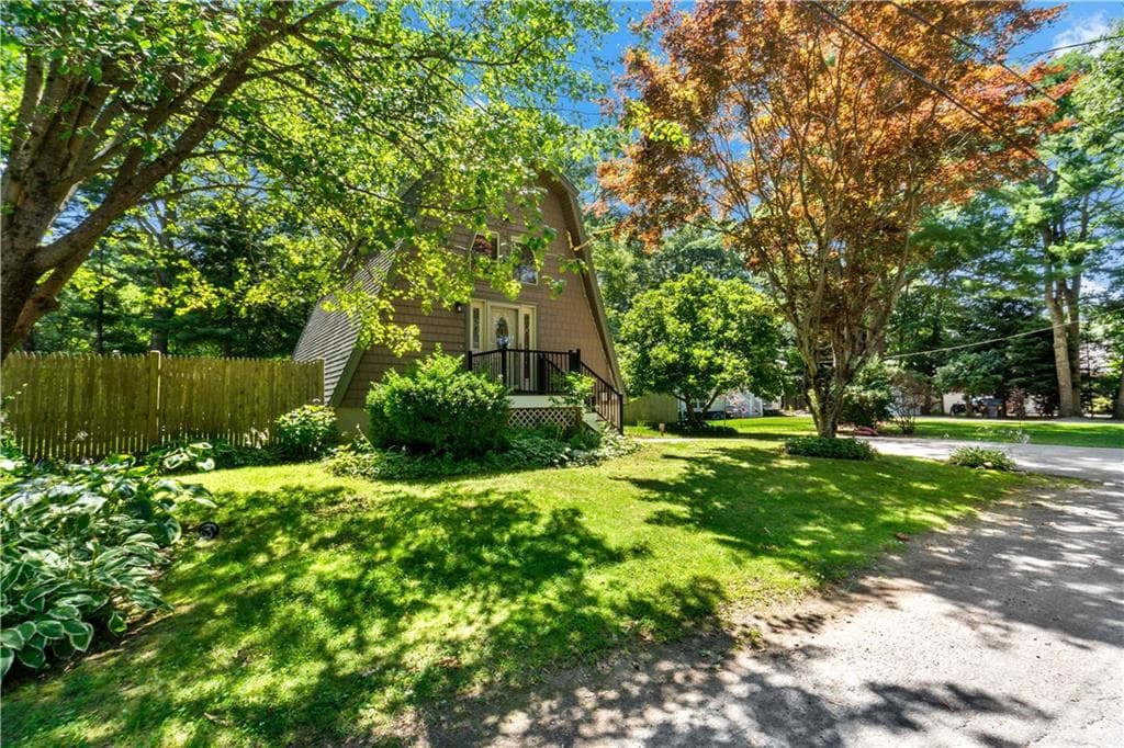 Single Family Residence at 10 Partridge Drive, Exeter, photo 2 of 45