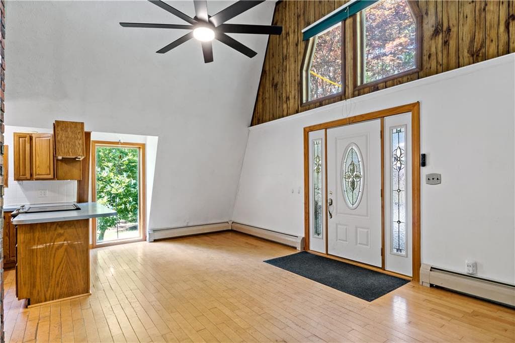 Single Family Residence at 10 Partridge Drive, Exeter, photo 6 of 45