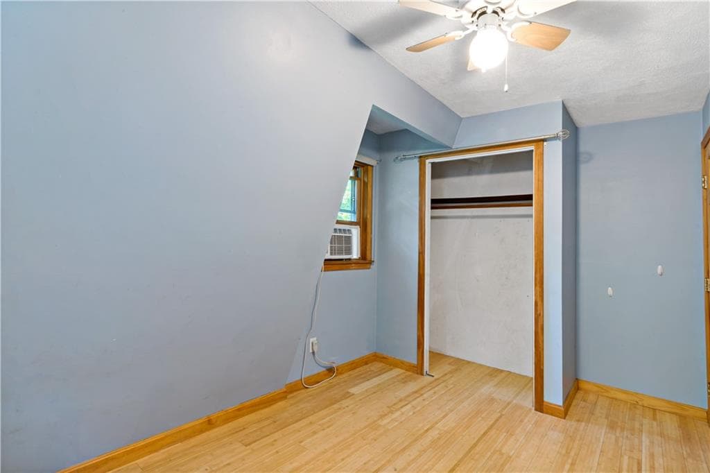 Single Family Residence at 10 Partridge Drive, Exeter, photo 16 of 45