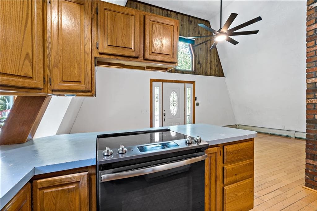 Single Family Residence at 10 Partridge Drive, Exeter, photo 12 of 45
