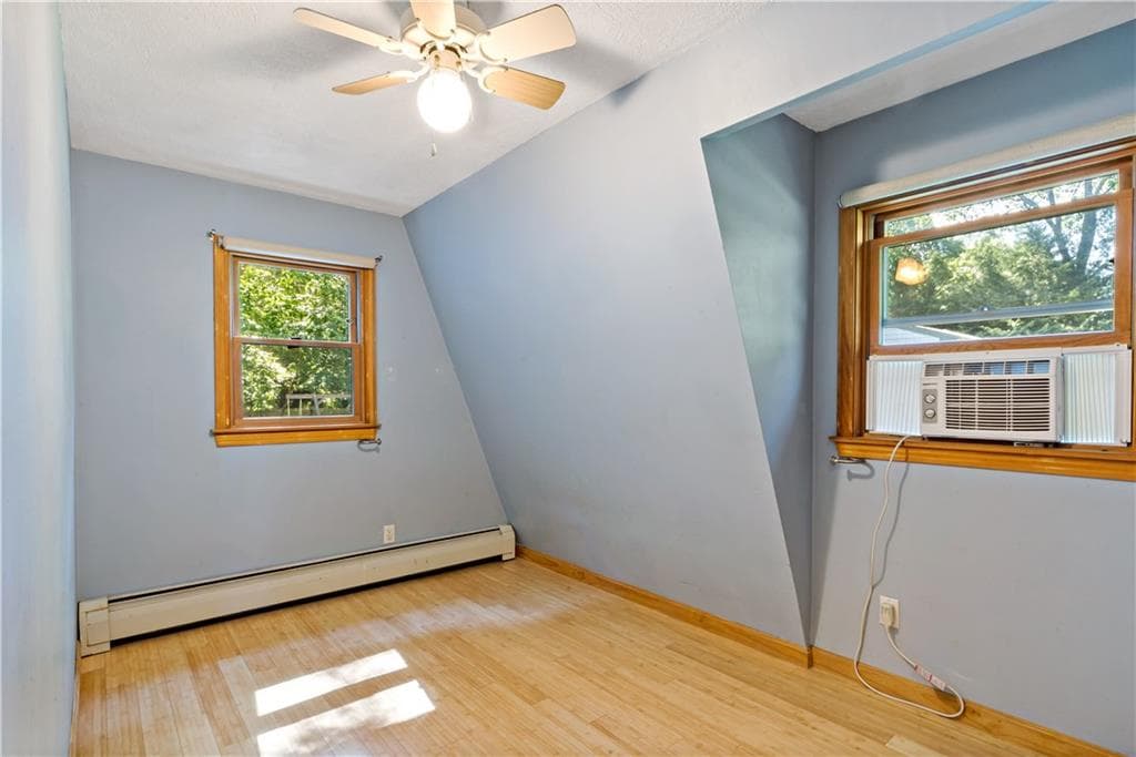 Single Family Residence at 10 Partridge Drive, Exeter, photo 14 of 45