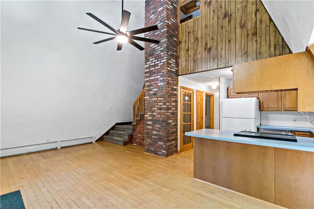 Single Family Residence at 10 Partridge Drive, Exeter, photo 8 of 45