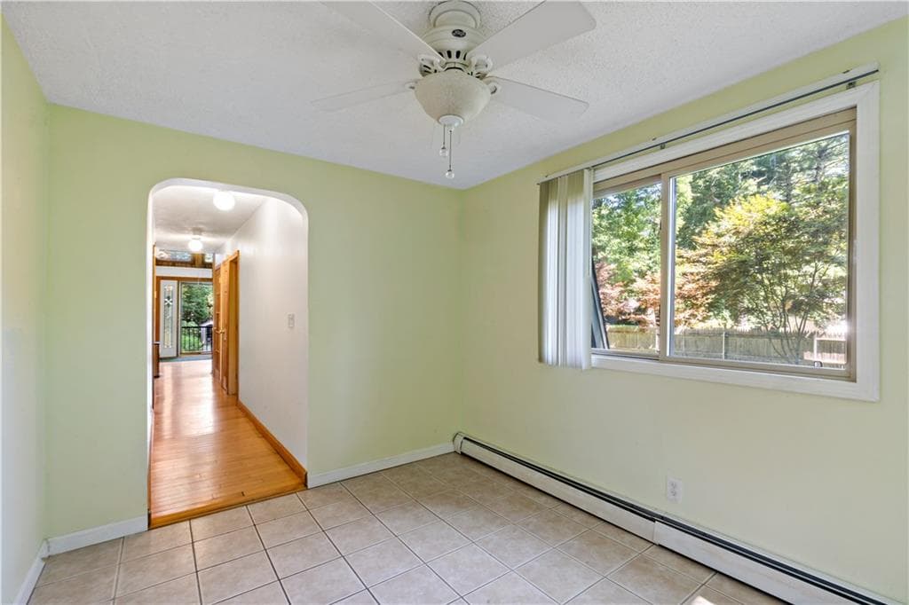 Single Family Residence at 10 Partridge Drive, Exeter, photo 21 of 45