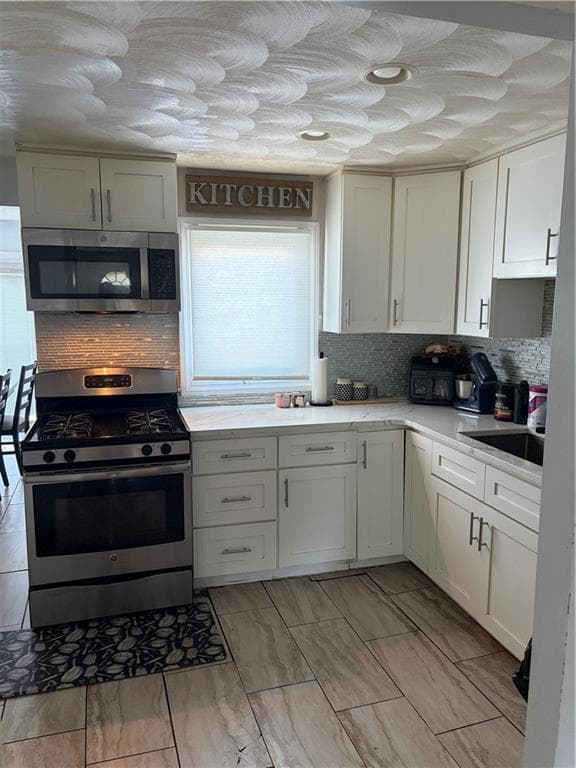 Single Family Residence at 210 Pinecrest Drive, Pawtucket, photo 3 of 29