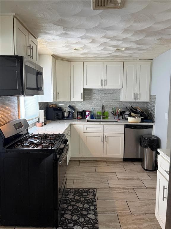 Single Family Residence at 210 Pinecrest Drive, Pawtucket, photo 4 of 29