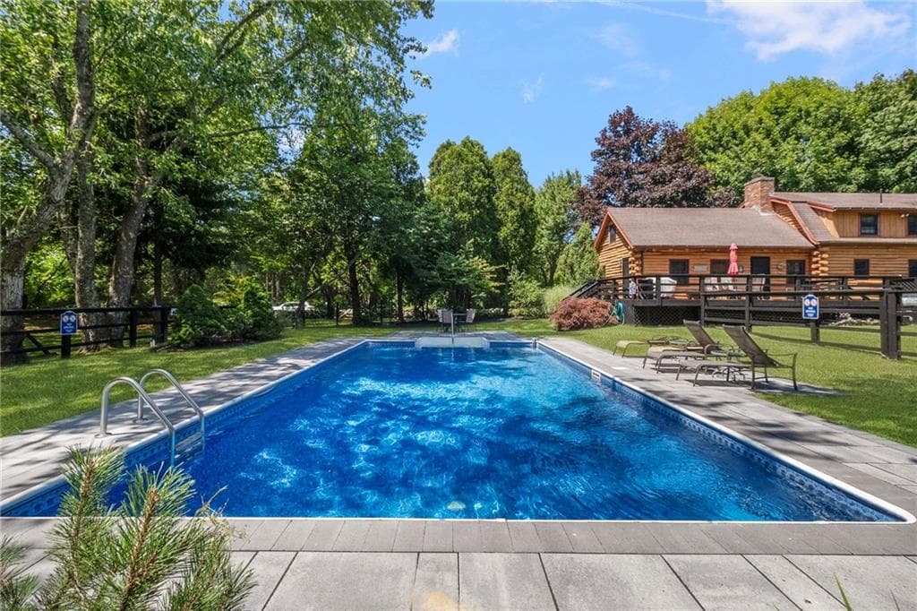 572 Green Hill Beach Road photo 6