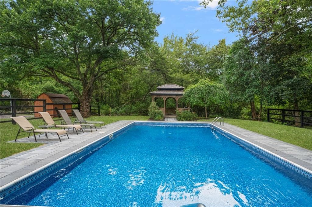572 Green Hill Beach Road photo 8