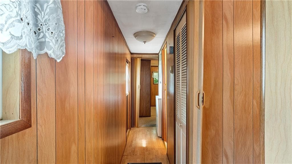 979 5 Toll Gate Road photo 12
