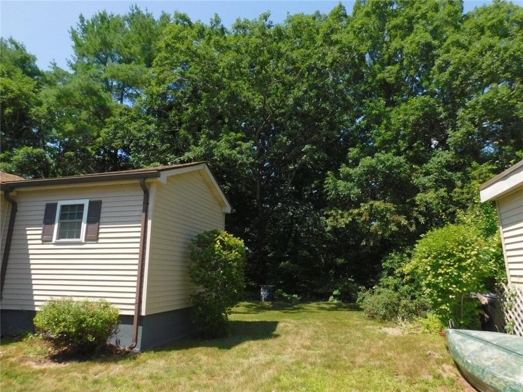 Single Family Residence at 8 C KINGSTOWN Road, Richmond, photo 13 of 22