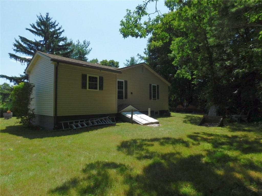 Single Family Residence at 8 C KINGSTOWN Road, Richmond, photo 16 of 22