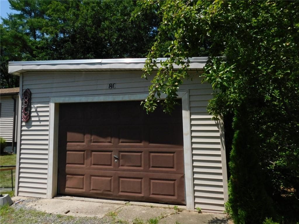 Single Family Residence at 8 C KINGSTOWN Road, Richmond, photo 15 of 22
