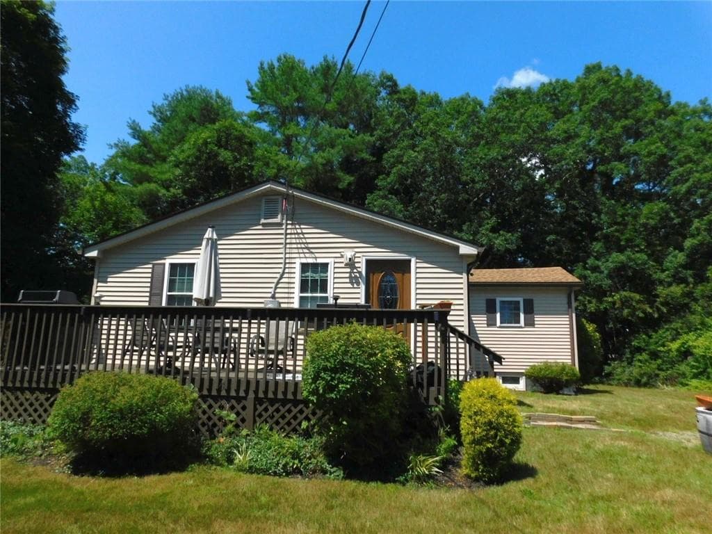 Single Family Residence at 8 C KINGSTOWN Road, Richmond, photo 11 of 22
