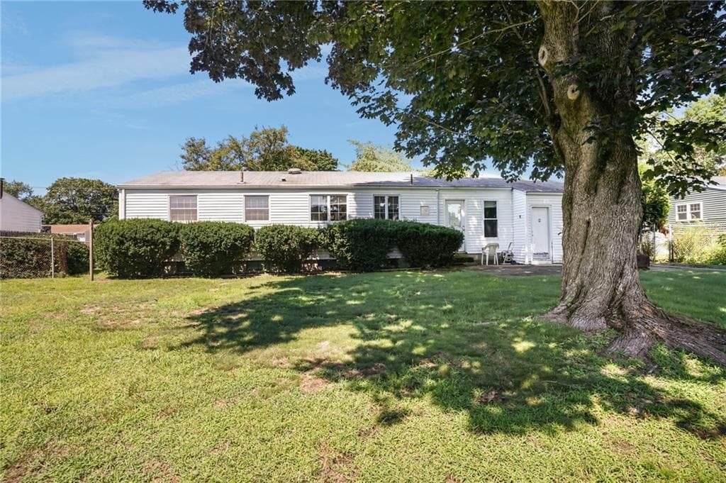 74 Ticonderoga Drive photo 32