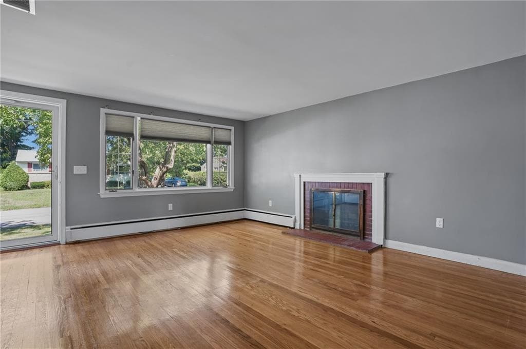 74 Ticonderoga Drive photo 8