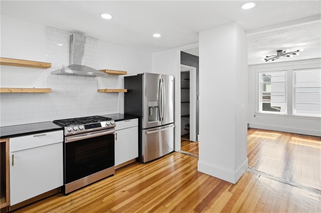 43 Sunset Avenue photo 10