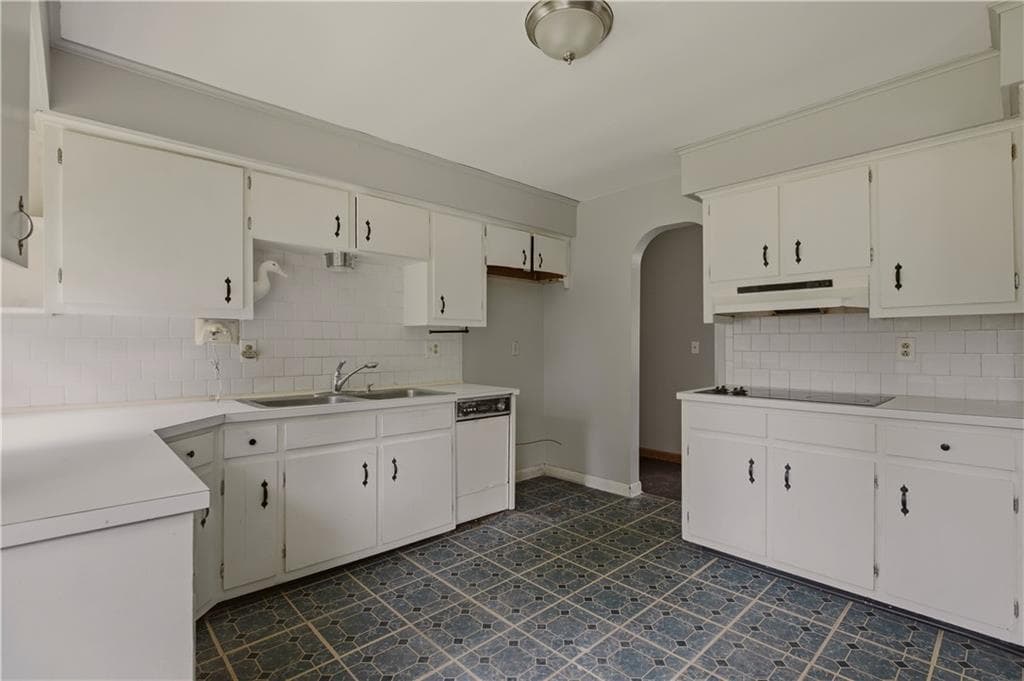 1639 Bulgarmarsh Road photo 2