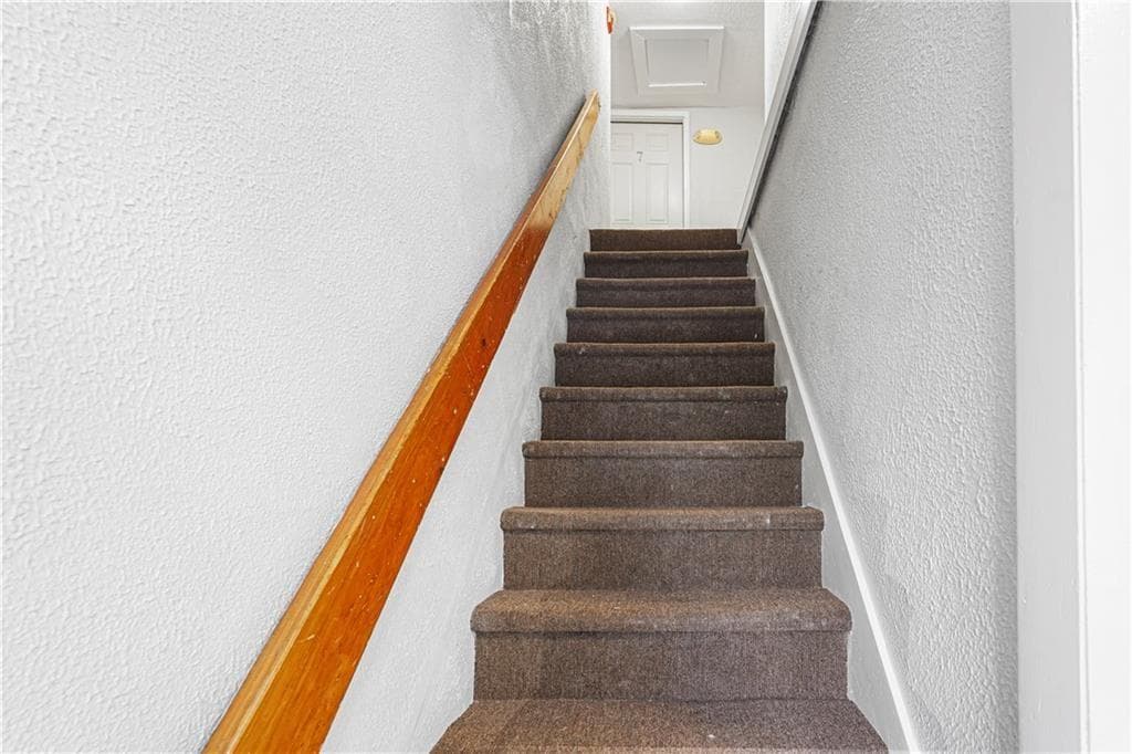 82 Pond Street photo 11