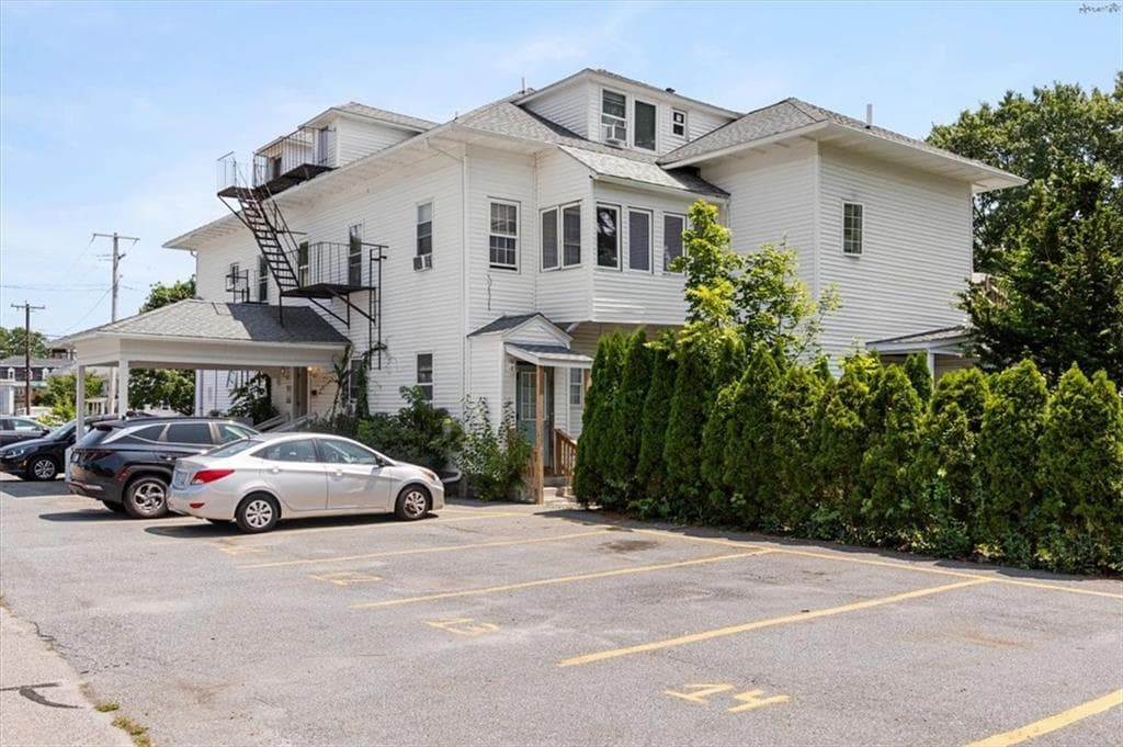82 Pond Street photo 8