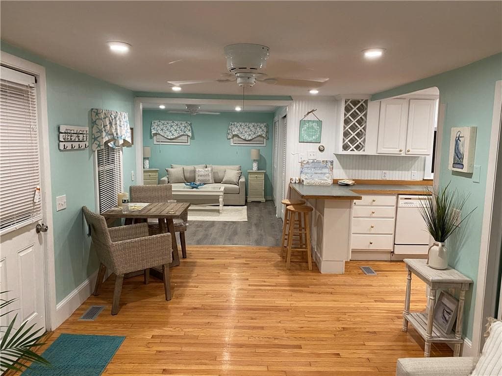 Single Family Residence at 46 Sherman Road, South Kingstown, photo 7 of 19
