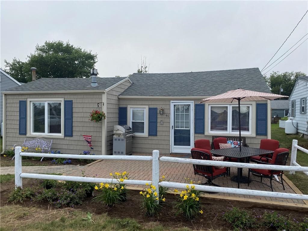 Single Family Residence at 46 Sherman Road, South Kingstown, photo 3 of 19