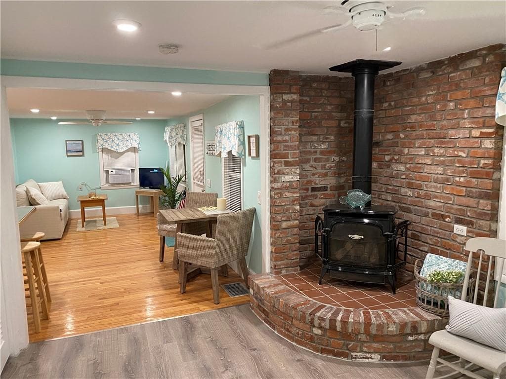 Single Family Residence at 46 Sherman Road, South Kingstown, photo 5 of 19