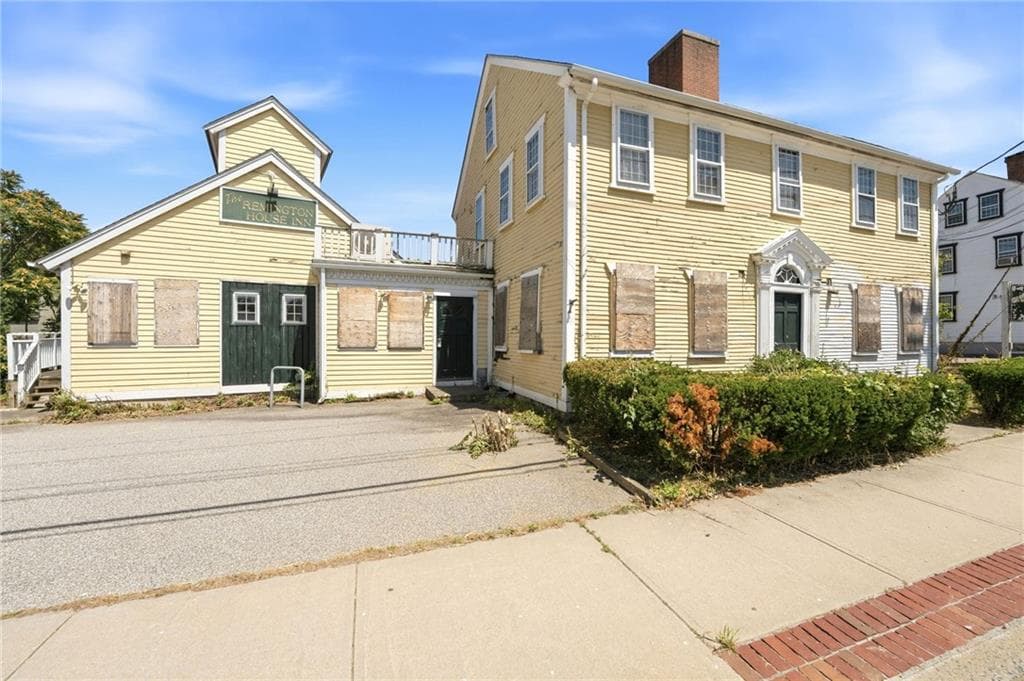 3376 Post Road photo 2