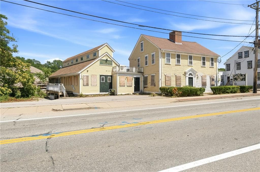 3376 Post Road