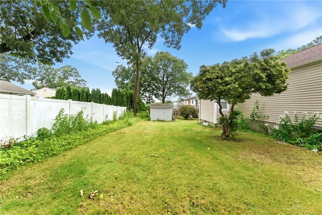 216 Hyde Street photo 32