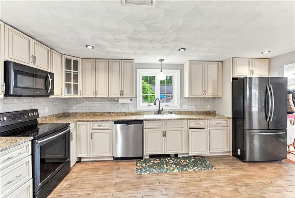 216 Hyde Street photo 5