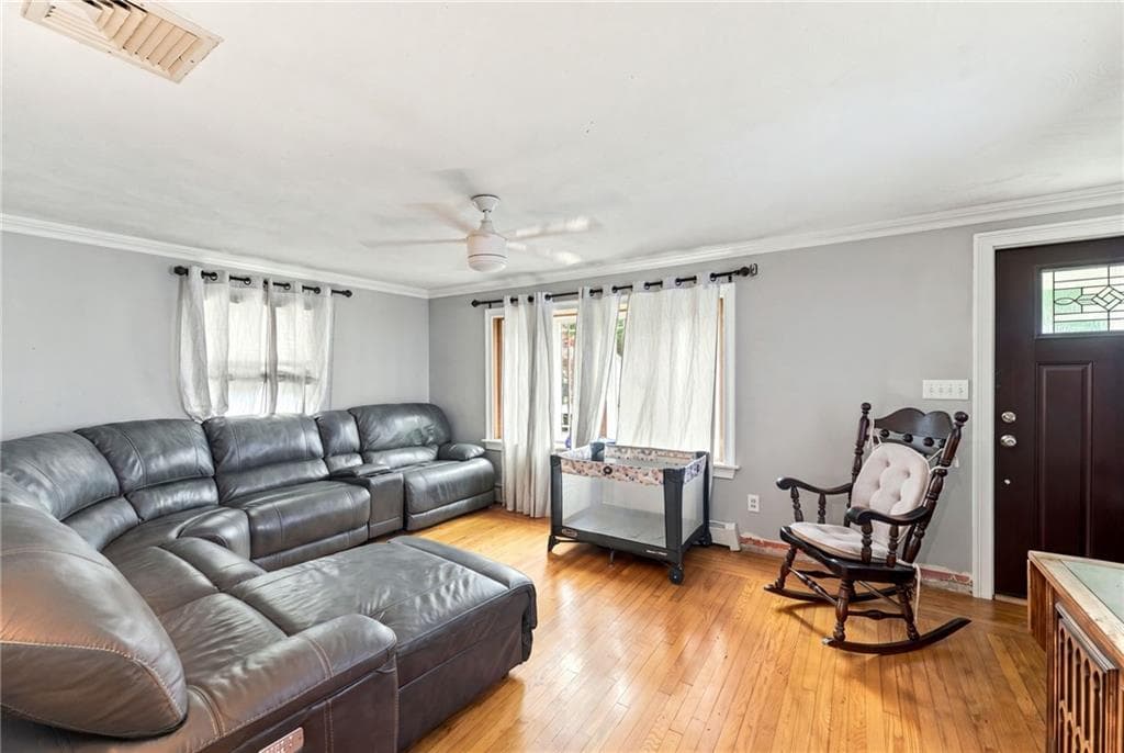 216 Hyde Street photo 11