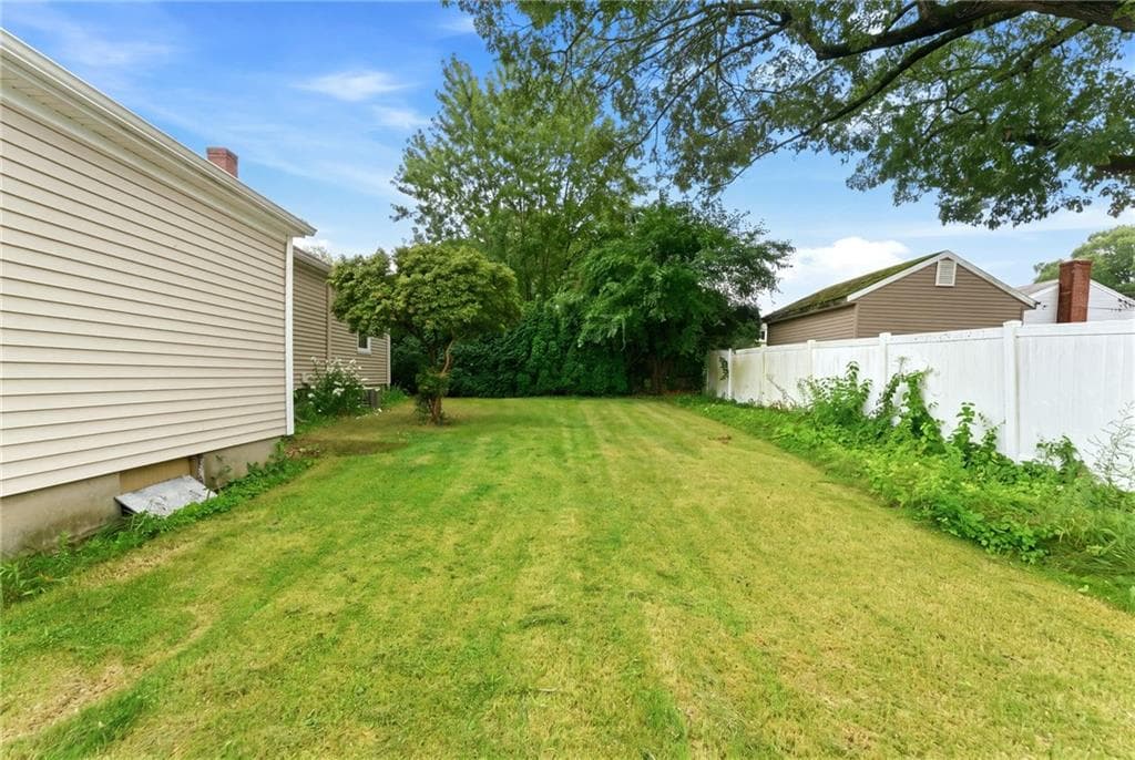 216 Hyde Street photo 31