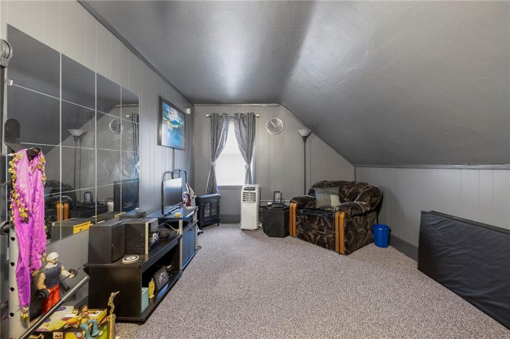 703 Manville Road photo 28
