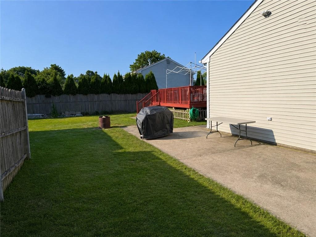 52 Tiffany Street photo 36